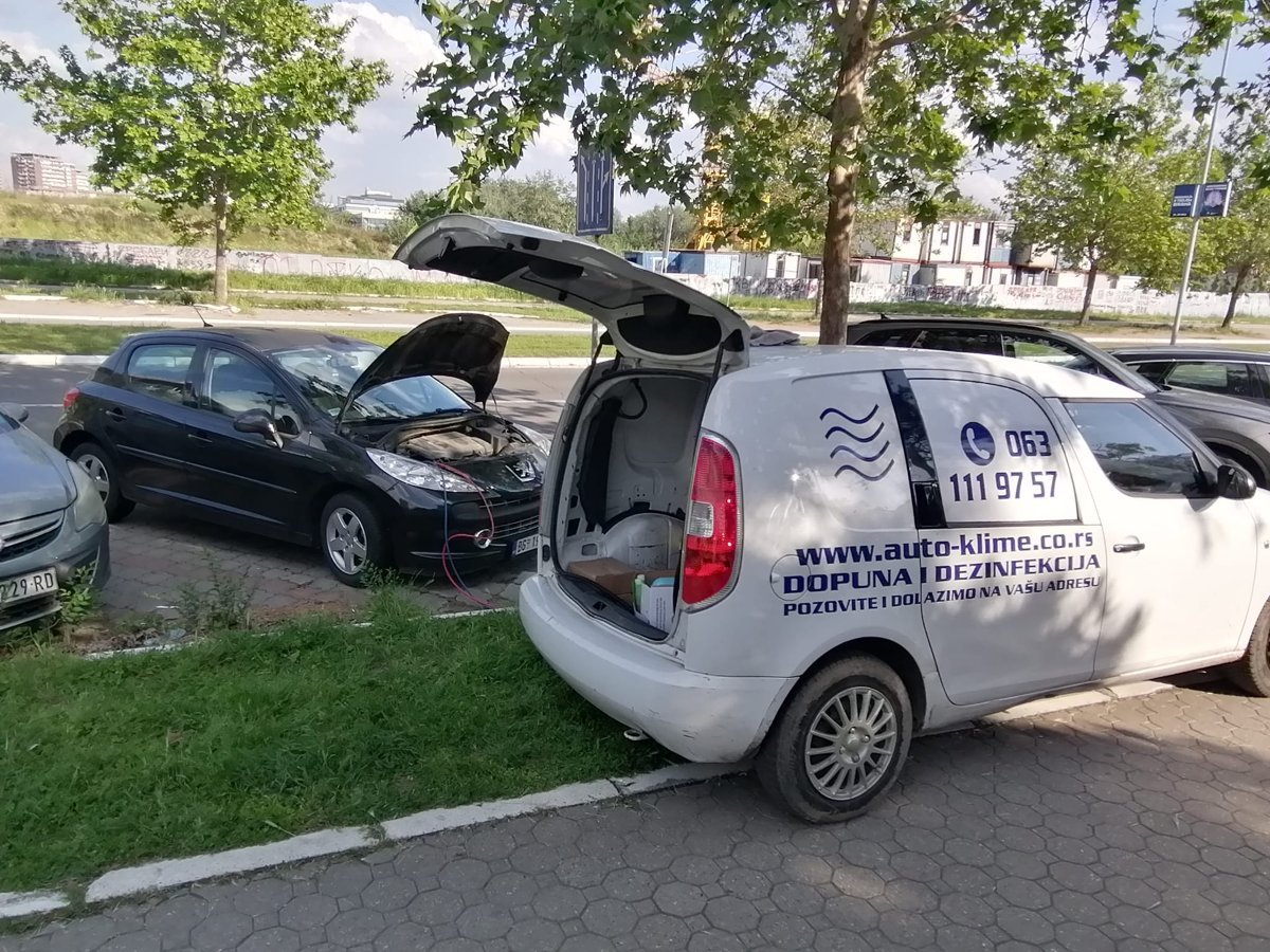 Terensko punjenje auto klime